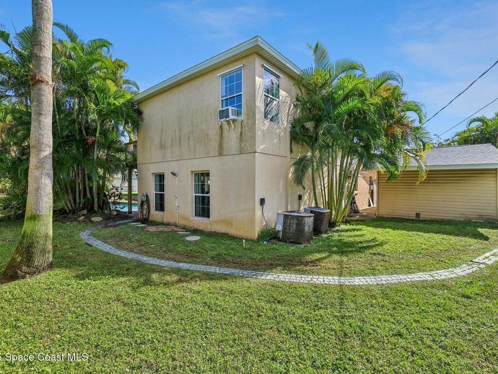 220 Avenida De Paz, Indialantic, FL 32903