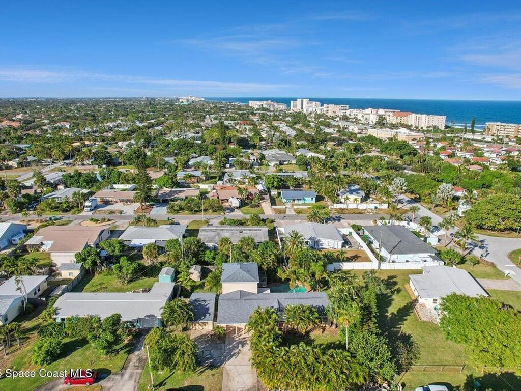 220 Avenida De Paz, Indialantic, FL 32903