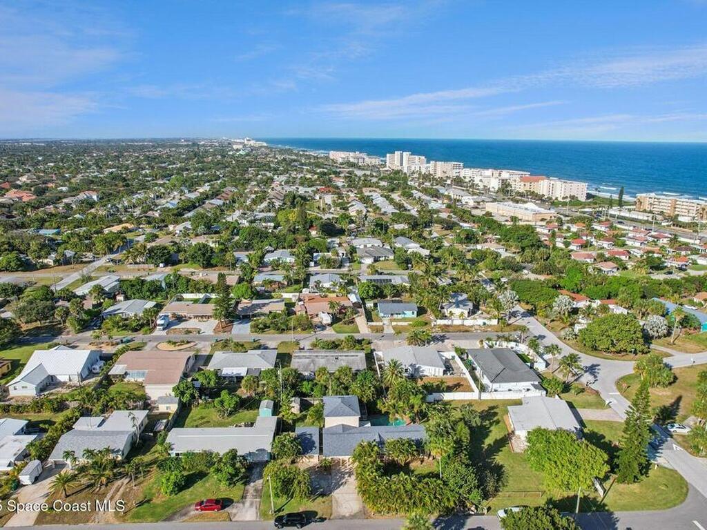 220 Avenida De Paz, Indialantic, FL 32903