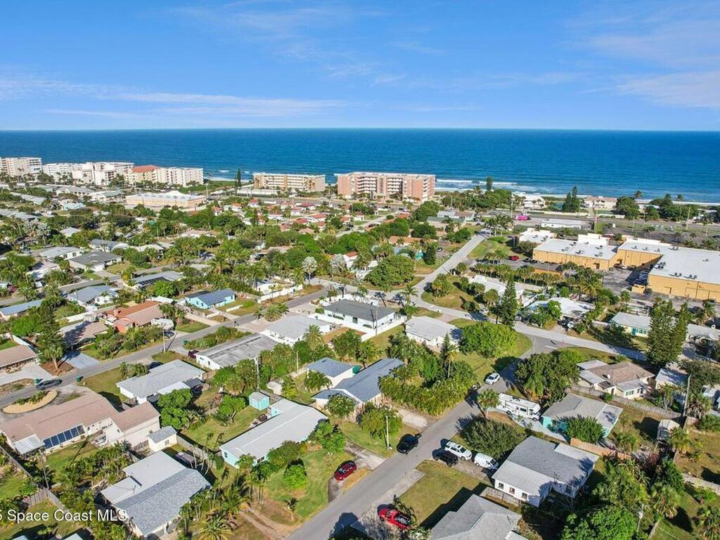 220 Avenida De Paz, Indialantic, FL 32903