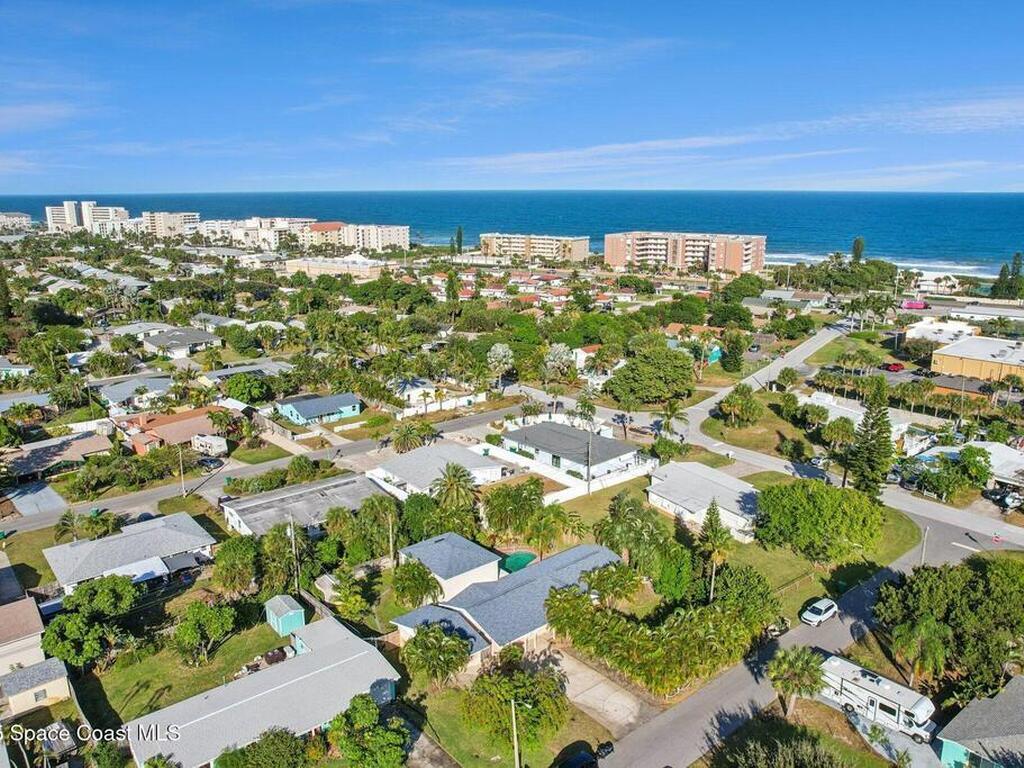 220 Avenida De Paz, Indialantic, FL 32903