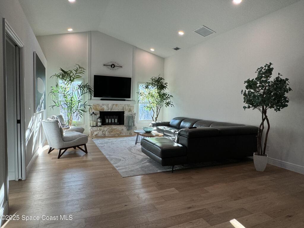 588 Peregrine Drive, Indialantic, FL 32903