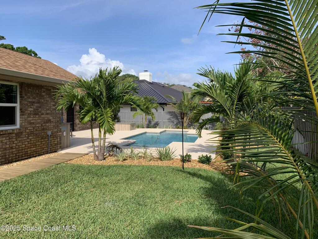 588 Peregrine Drive, Indialantic, FL 32903