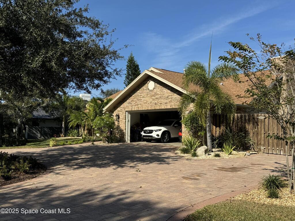 588 Peregrine Drive, Indialantic, FL 32903