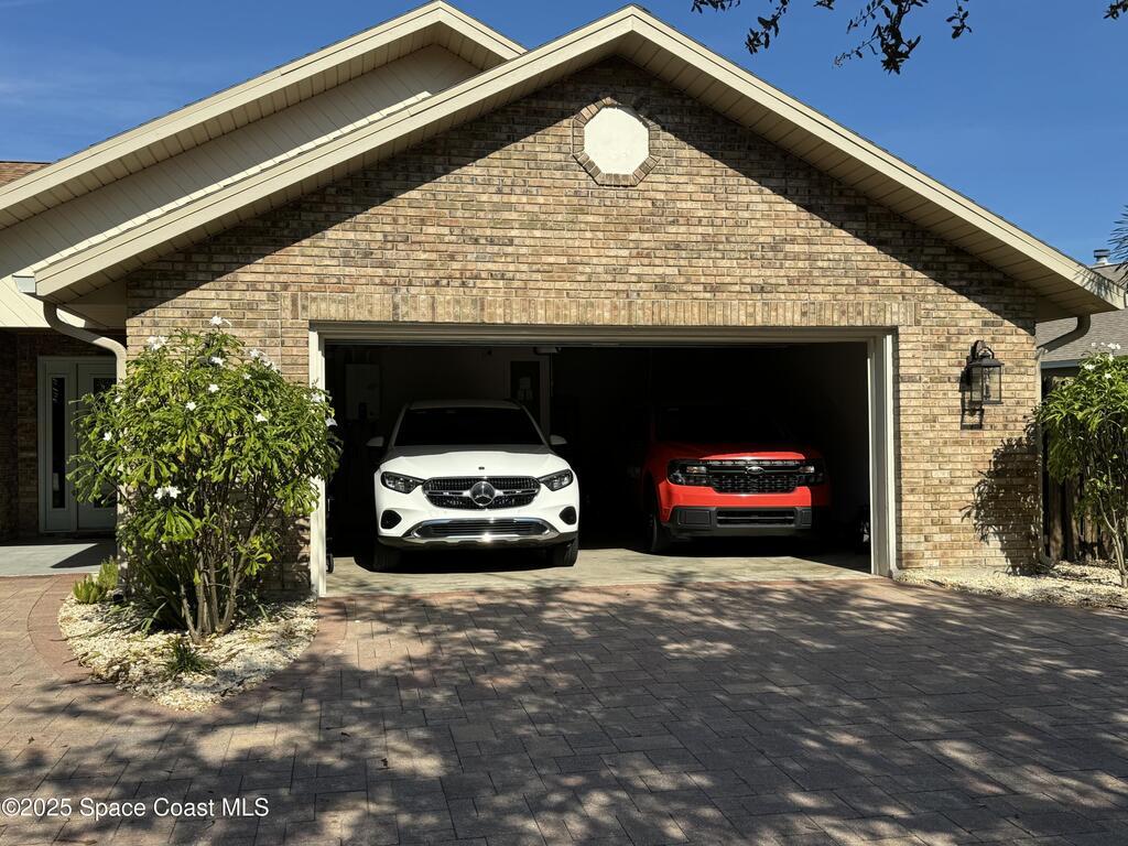 588 Peregrine Drive, Indialantic, FL 32903