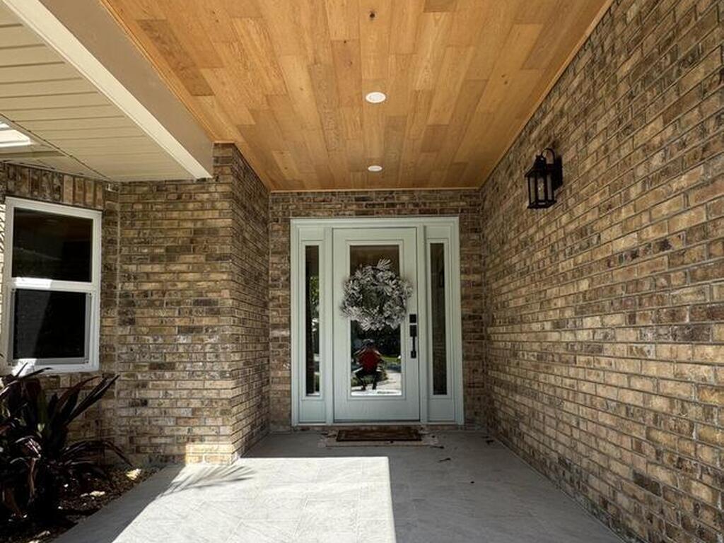 588 Peregrine Drive, Indialantic, FL 32903