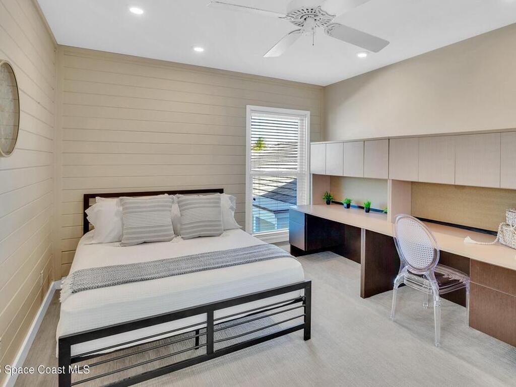 1903 Bay Road, Vero Beach, FL 32963