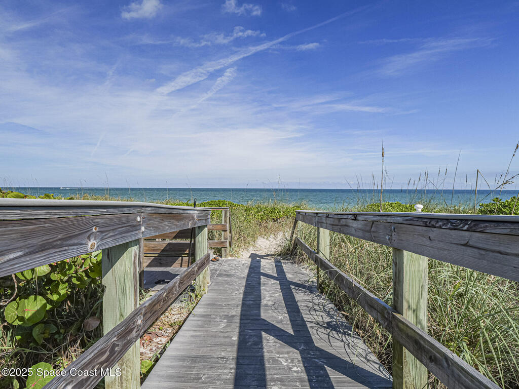 1903 Bay Road, Vero Beach, FL 32963