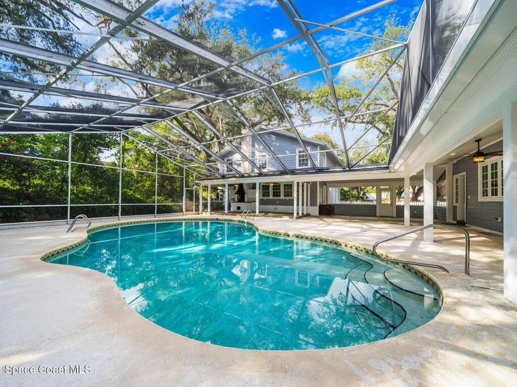 875 N Indian River Drive, Cocoa, FL 32922