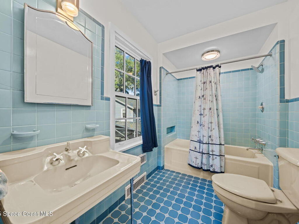 875 N Indian River Drive, Cocoa, FL 32922