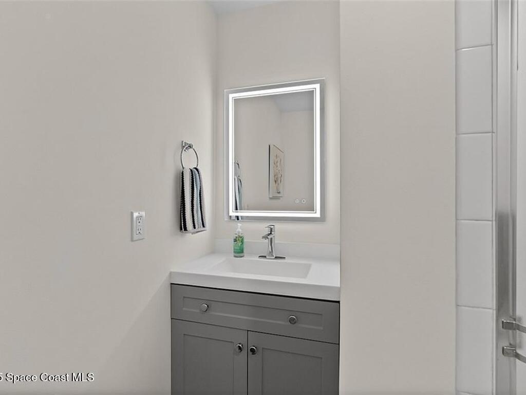 2800 Indian River Boulevard, Vero Beach, FL 32960