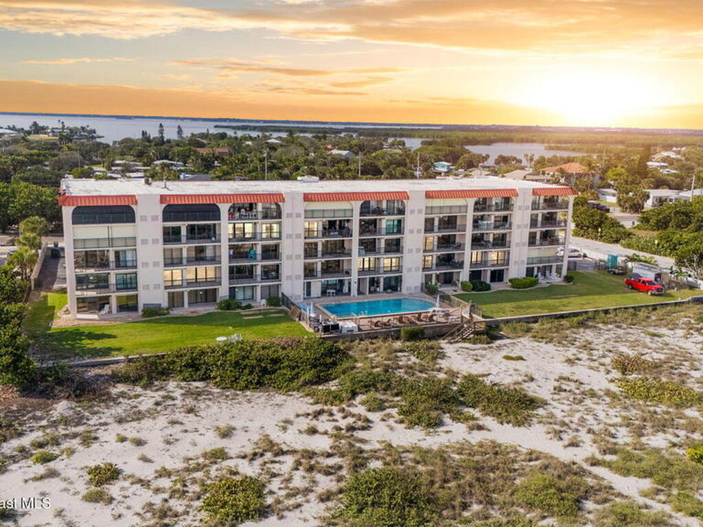 1305 S Atlantic Avenue, Cocoa Beach, FL 32931