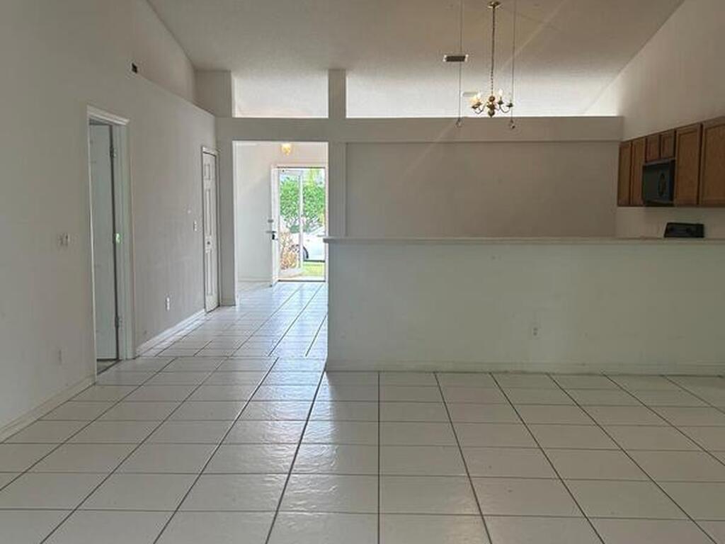 1384 Hill Avenue, Melbourne, FL 32940