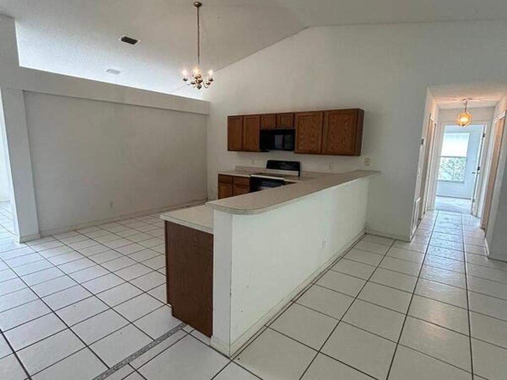 1384 Hill Avenue, Melbourne, FL 32940