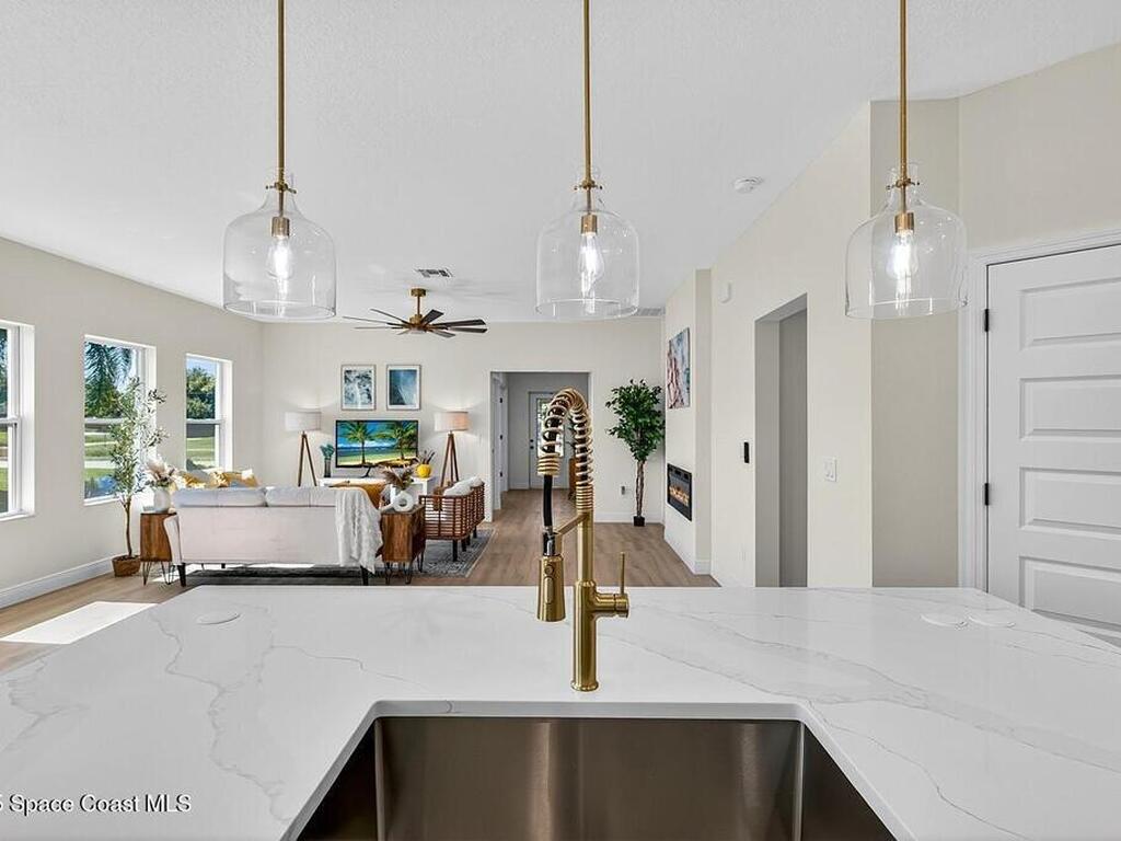 8426 E 98th Avenue, Vero Beach, FL 32967