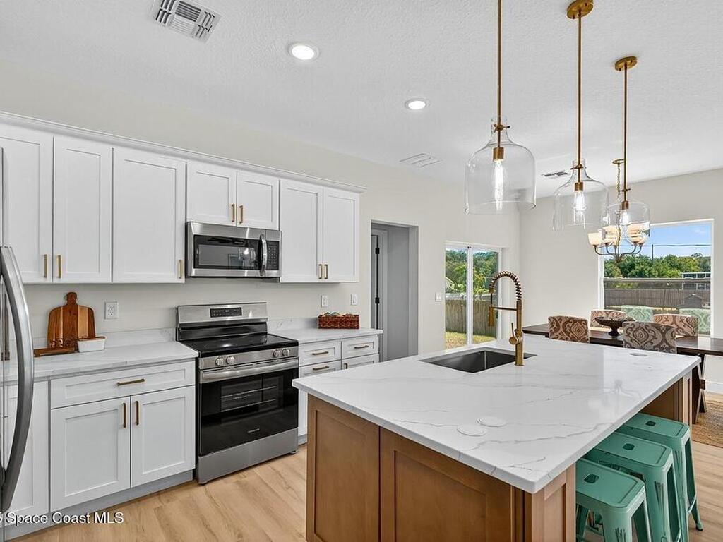 8426 E 98th Avenue, Vero Beach, FL 32967