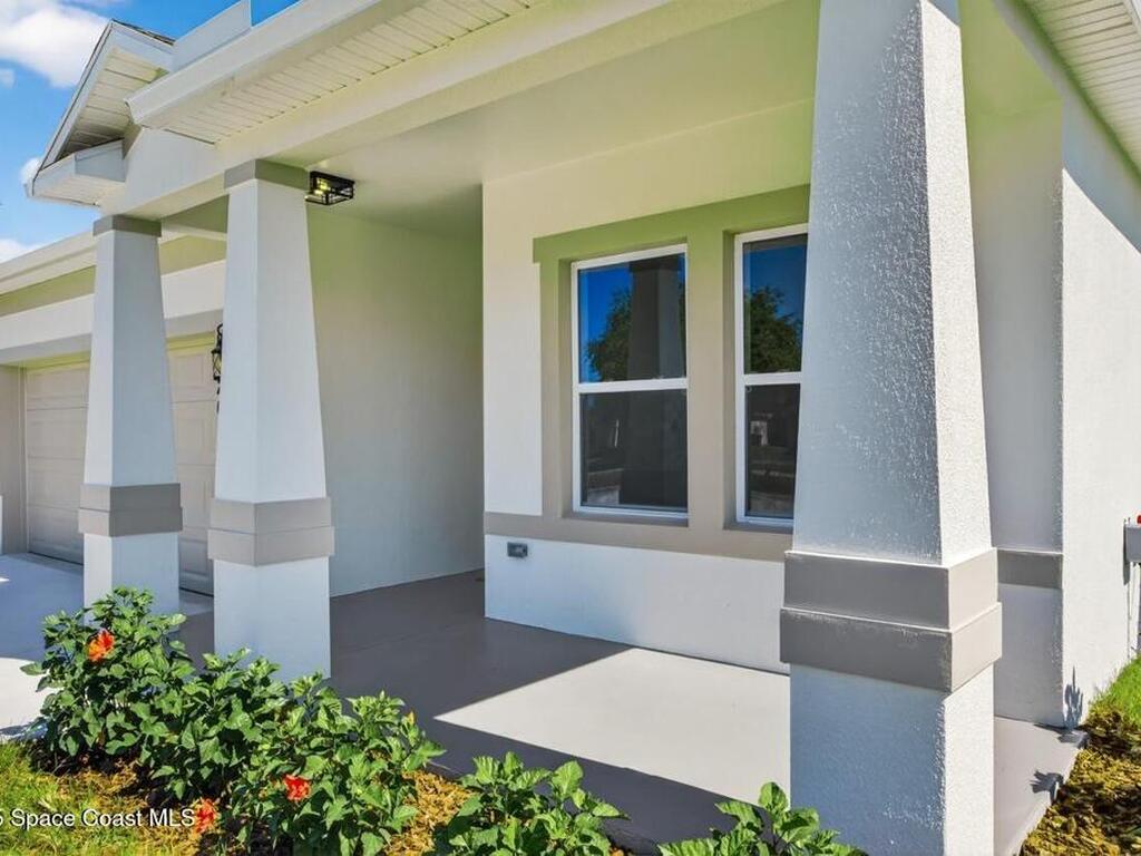 8426 E 98th Avenue, Vero Beach, FL 32967