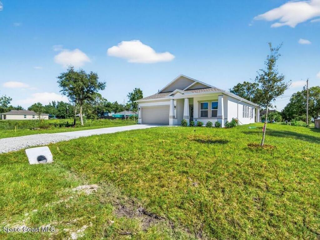 8426 E 98th Avenue, Vero Beach, FL 32967