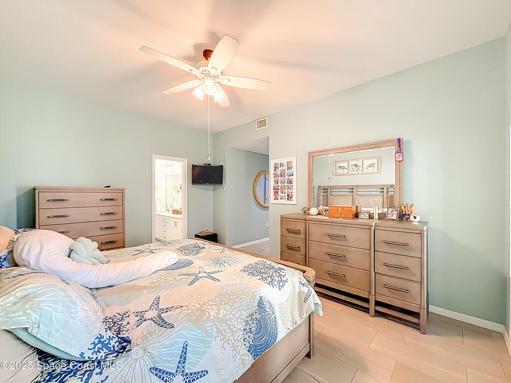 5040 Harmony Circle, Vero Beach, FL 32967