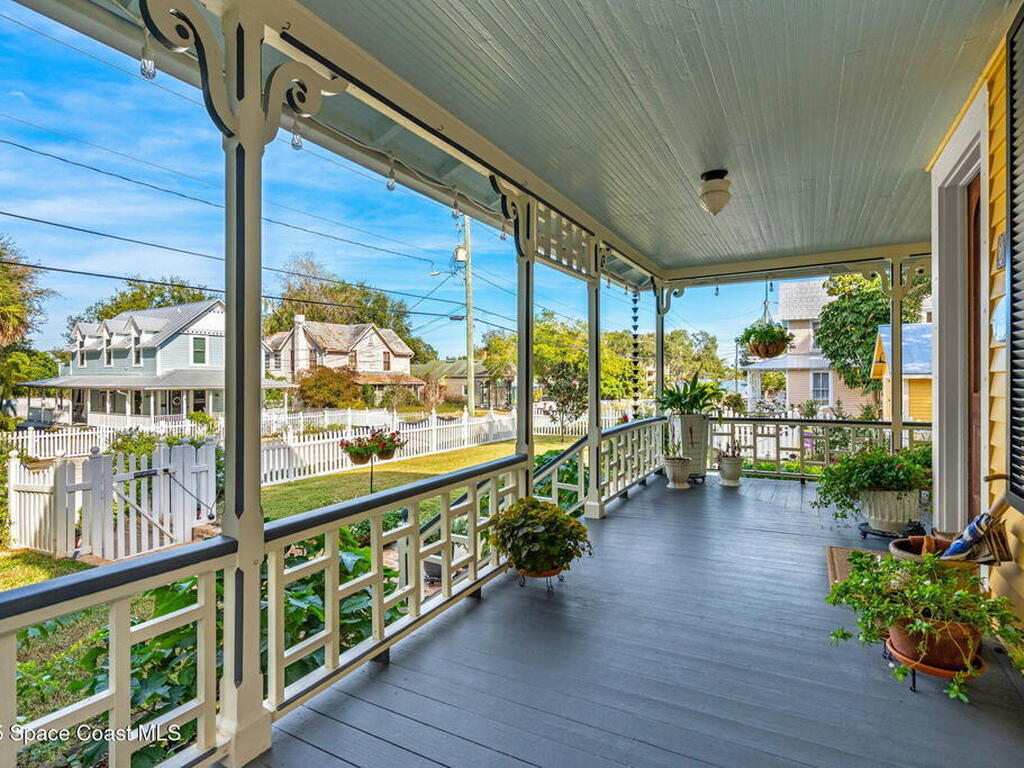 27 Barton Avenue, Rockledge, FL 32955