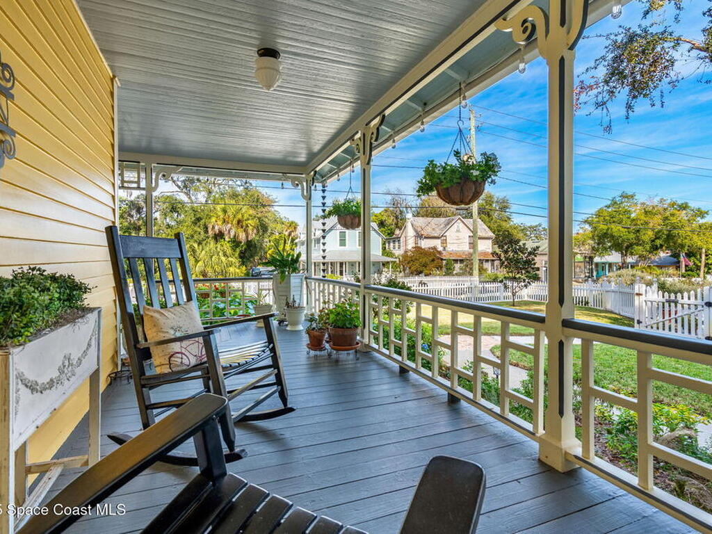 27 Barton Avenue, Rockledge, FL 32955