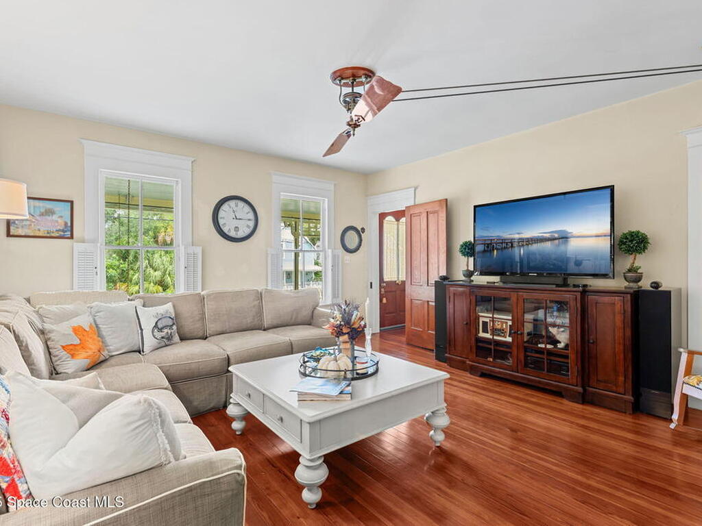 27 Barton Avenue, Rockledge, FL 32955