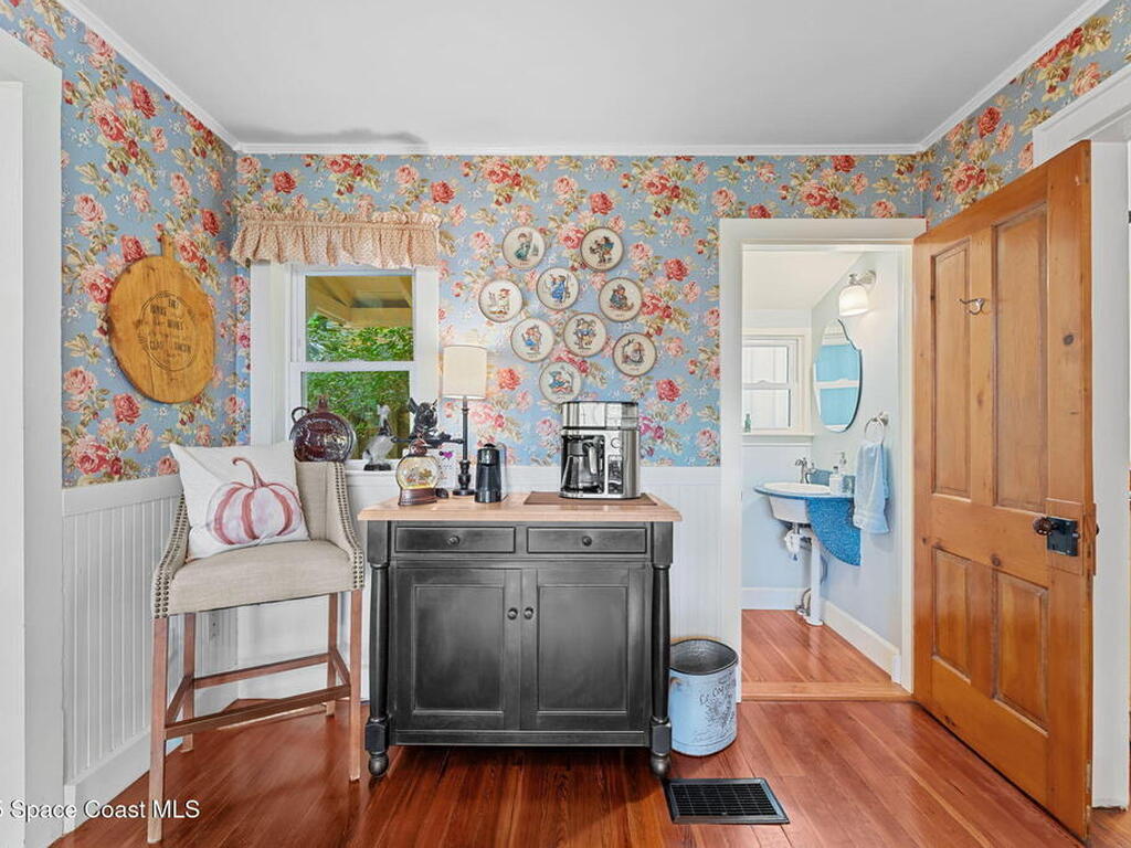 27 Barton Avenue, Rockledge, FL 32955