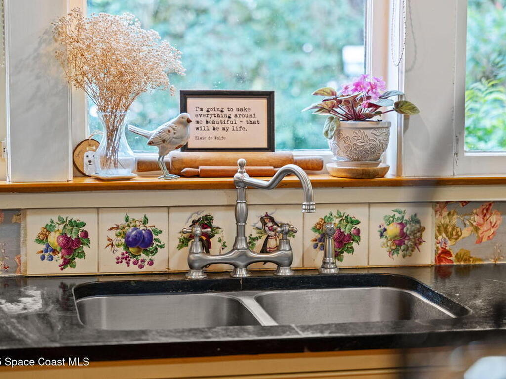 27 Barton Avenue, Rockledge, FL 32955