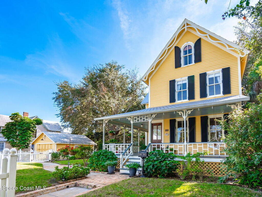 27 Barton Avenue, Rockledge, FL 32955