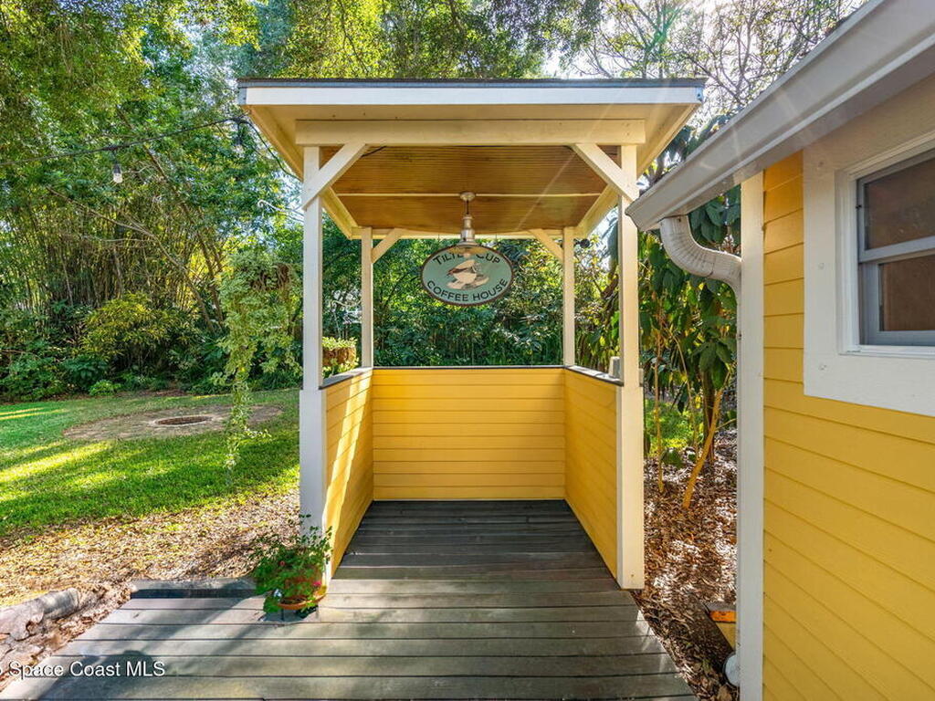 27 Barton Avenue, Rockledge, FL 32955