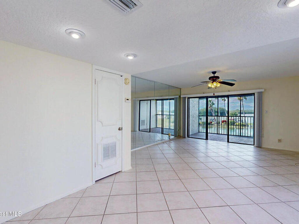 800 S Brevard Avenue, Cocoa Beach, FL 32931