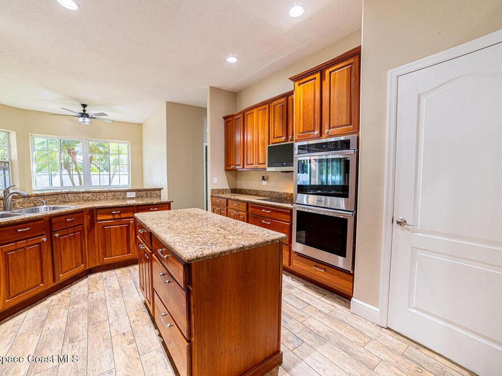 375 Nora Avenue, Merritt Island, FL 32952