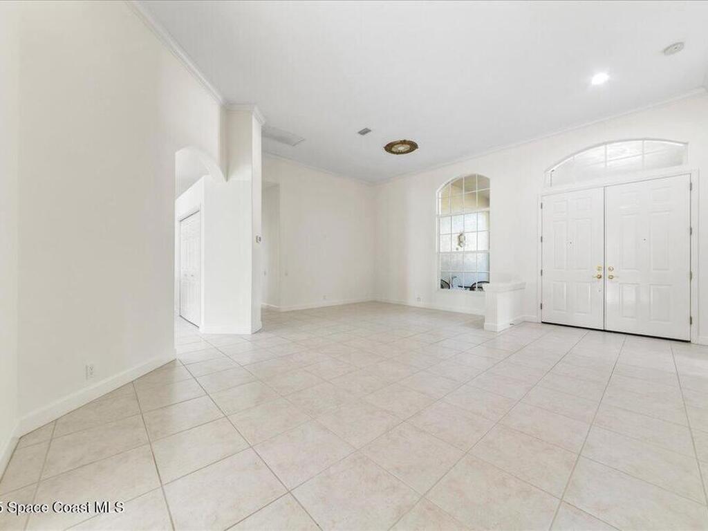 327 Southampton Drive, Indialantic, FL 32903