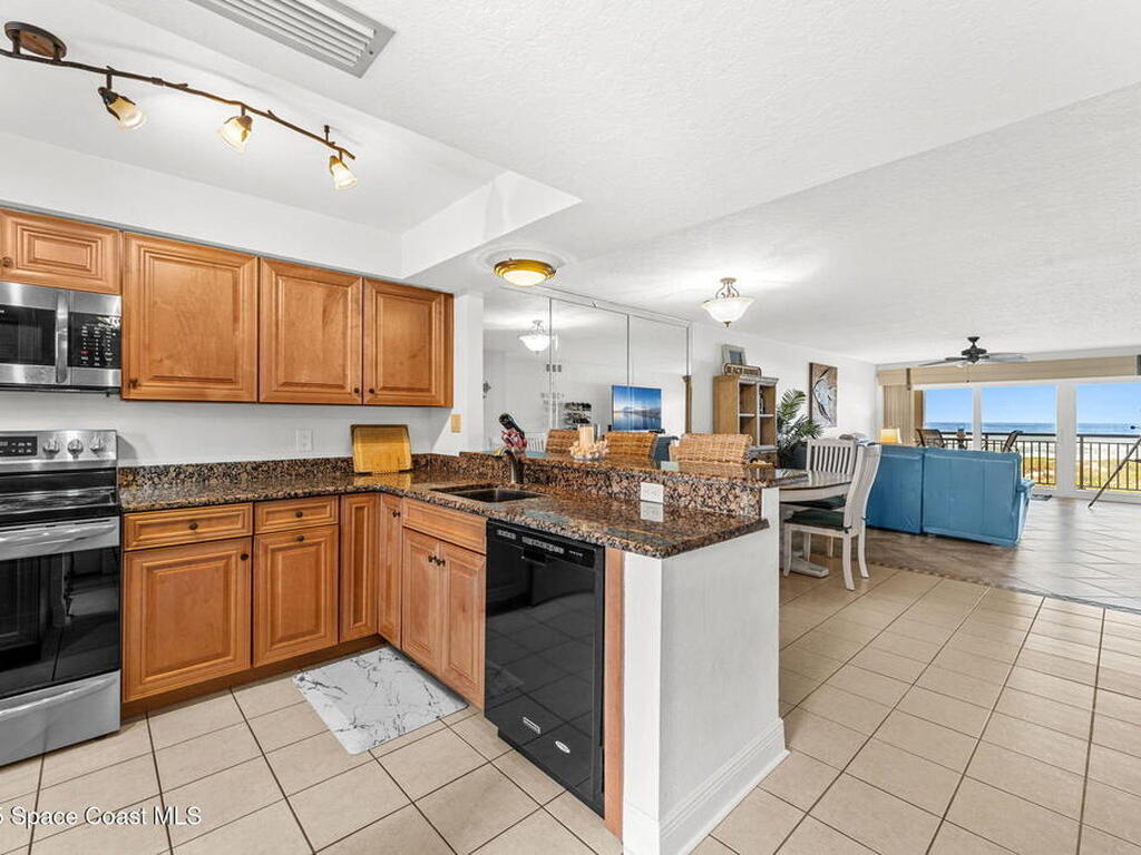 1305 S Atlantic Avenue, Cocoa Beach, FL 32931