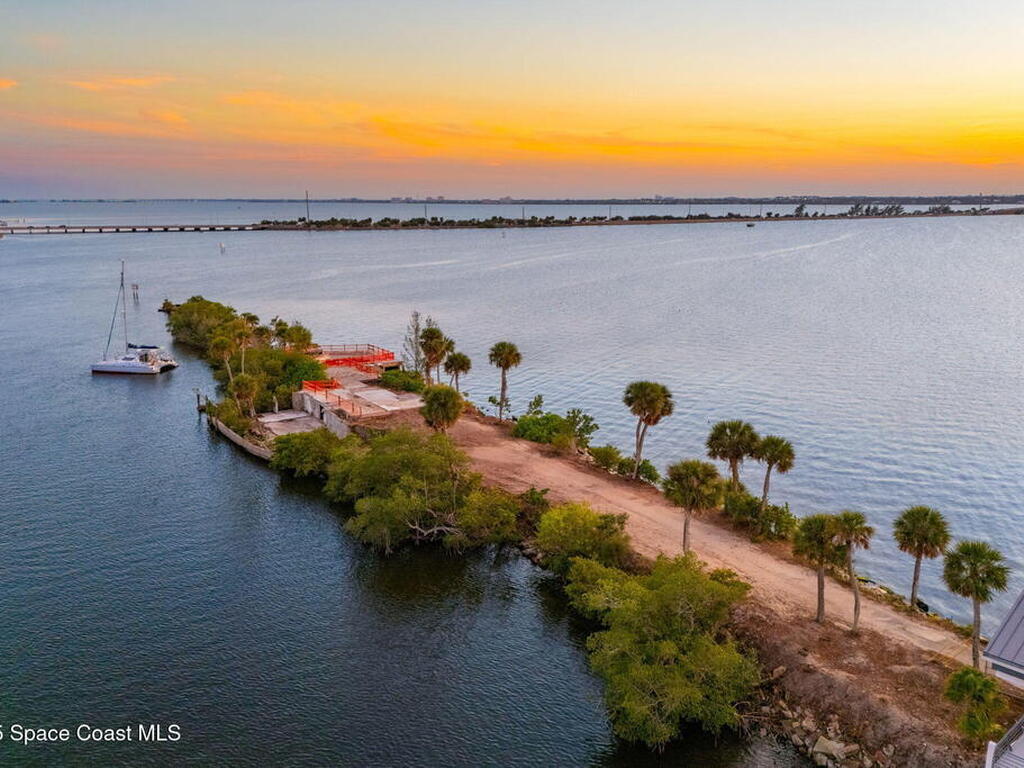 11680 Dragon Point Drive, Merritt Island, FL 32952