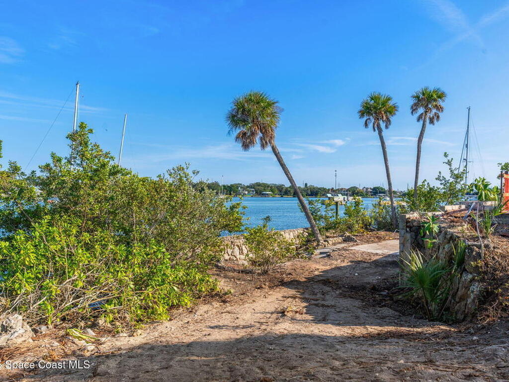 11680 Dragon Point Drive, Merritt Island, FL 32952