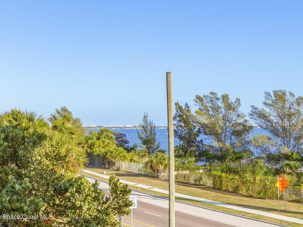 1437 Pineapple Avenue, Melbourne, FL 32935