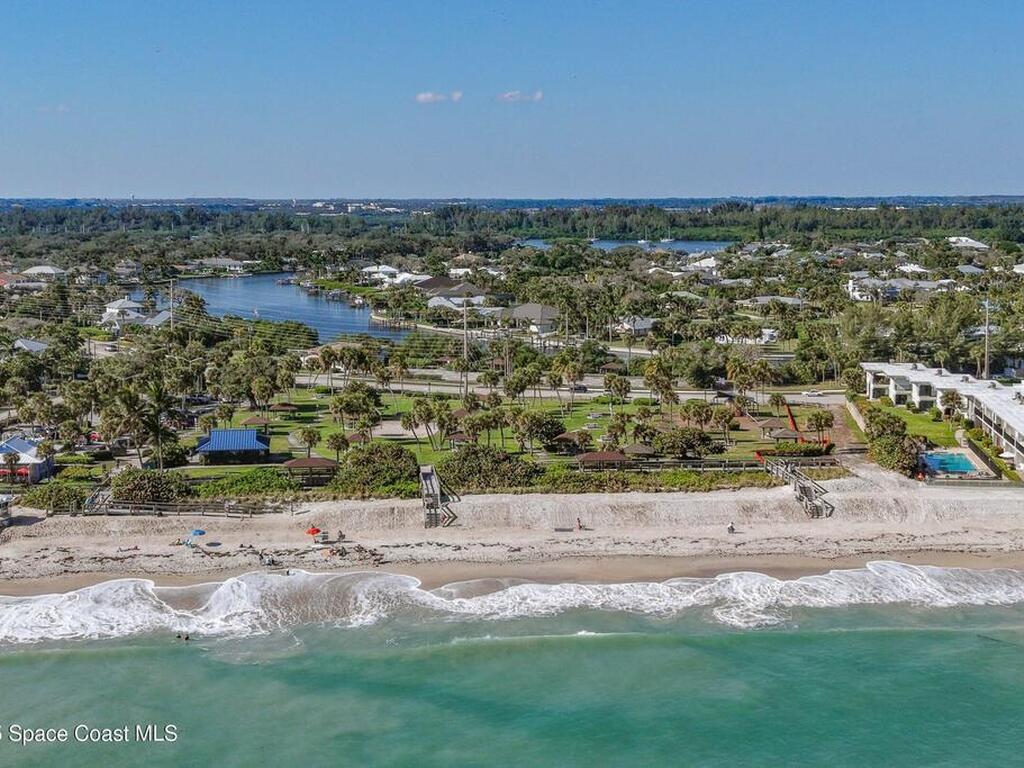 805 46th Place, Vero Beach, FL 32963