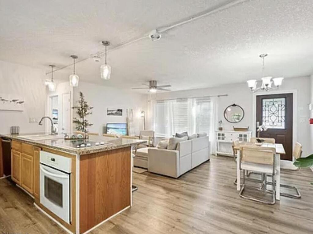 105 NE 3rd Street, Satellite Beach, FL 32937