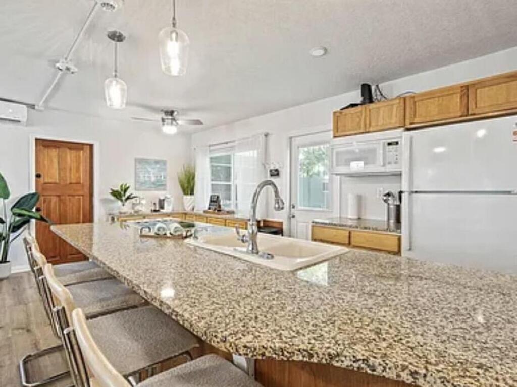 105 NE 3rd Street, Satellite Beach, FL 32937