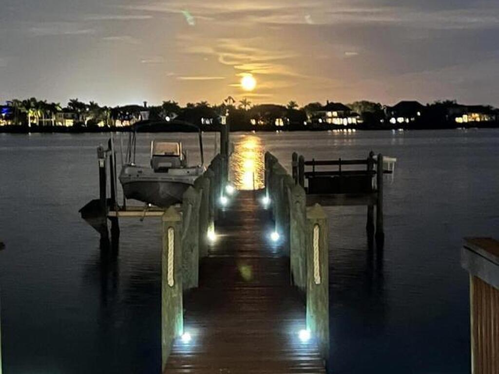 10758 S Tropical Trail, Merritt Island, FL 32952