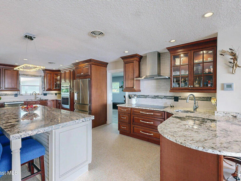 10758 S Tropical Trail, Merritt Island, FL 32952