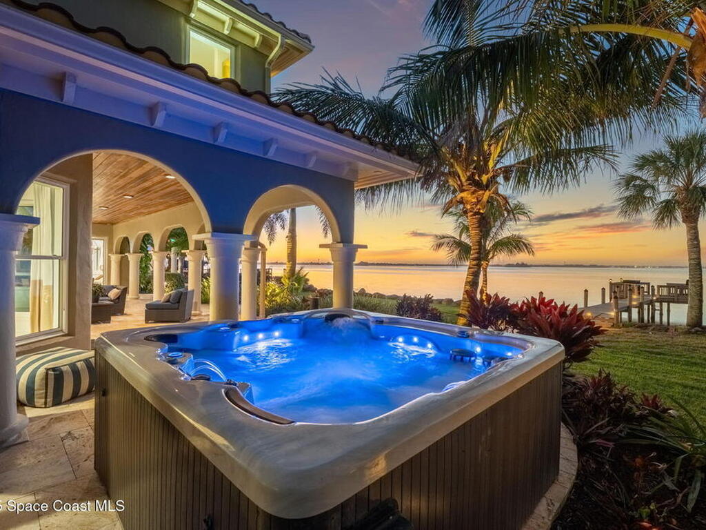 467 Spoonbill Lane, Melbourne Beach, FL 32951