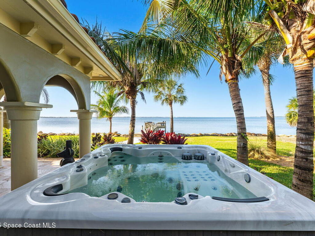 467 Spoonbill Lane, Melbourne Beach, FL 32951