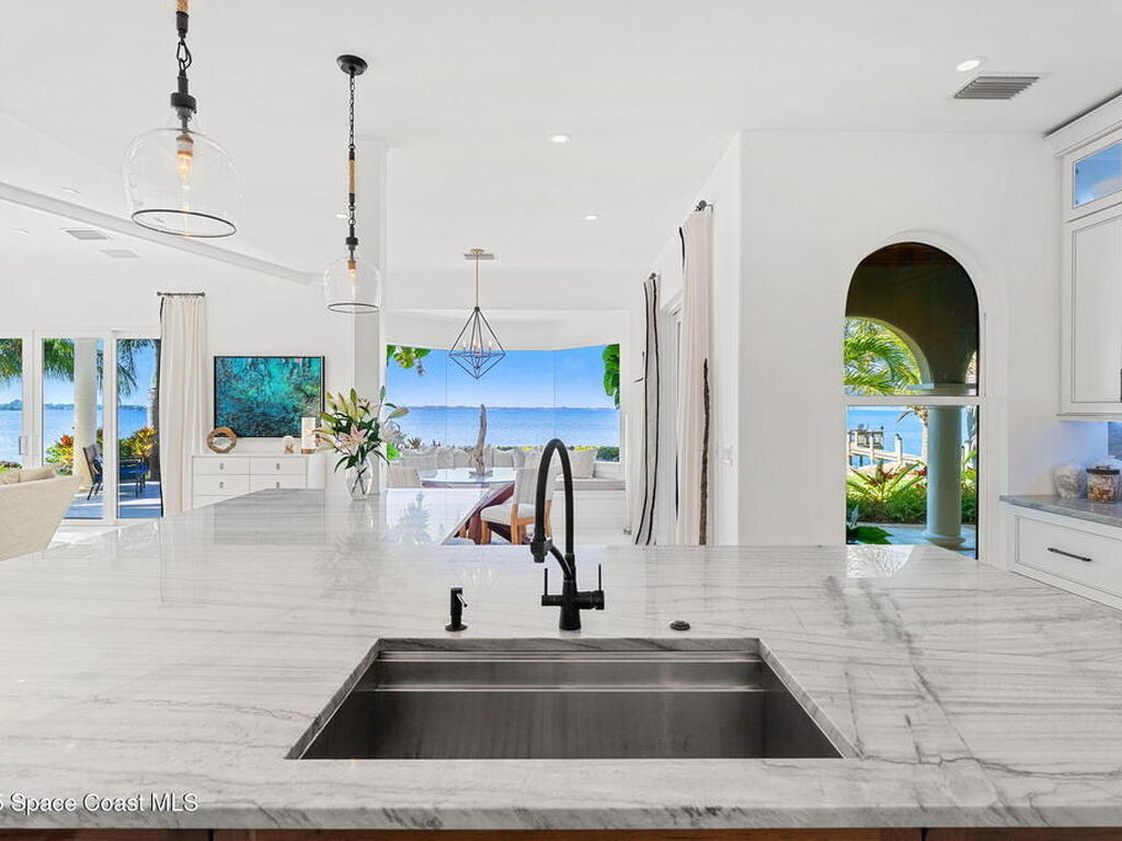 467 Spoonbill Lane, Melbourne Beach, FL 32951