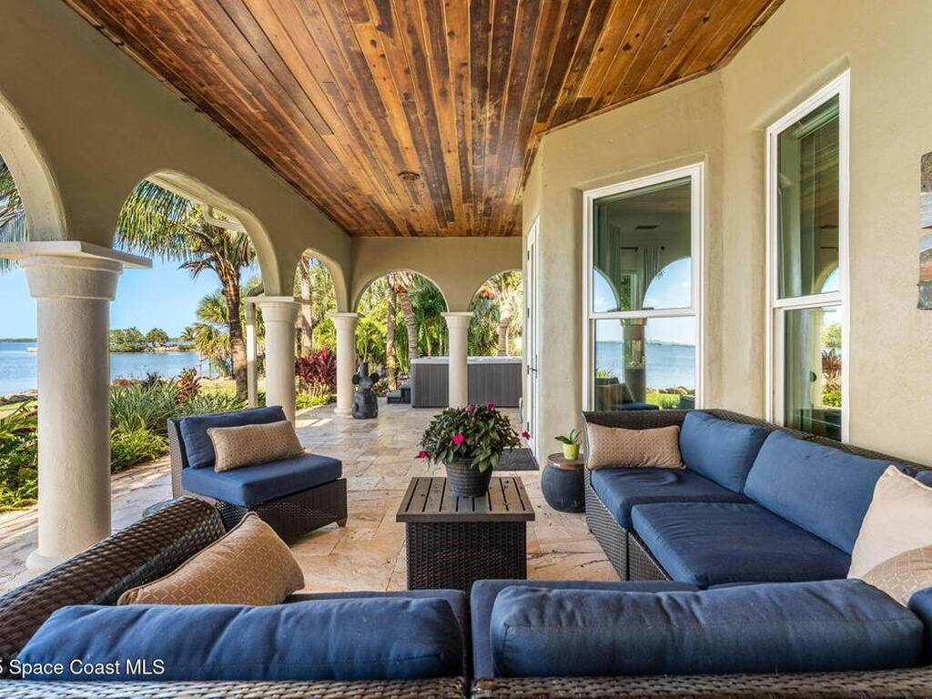 467 Spoonbill Lane, Melbourne Beach, FL 32951