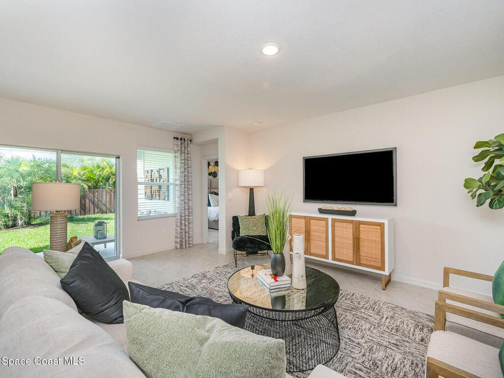 2732 Indian River Parkway, Mims, FL 32754