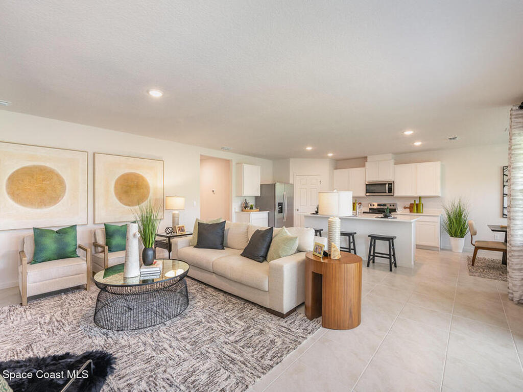 2732 Indian River Parkway, Mims, FL 32754