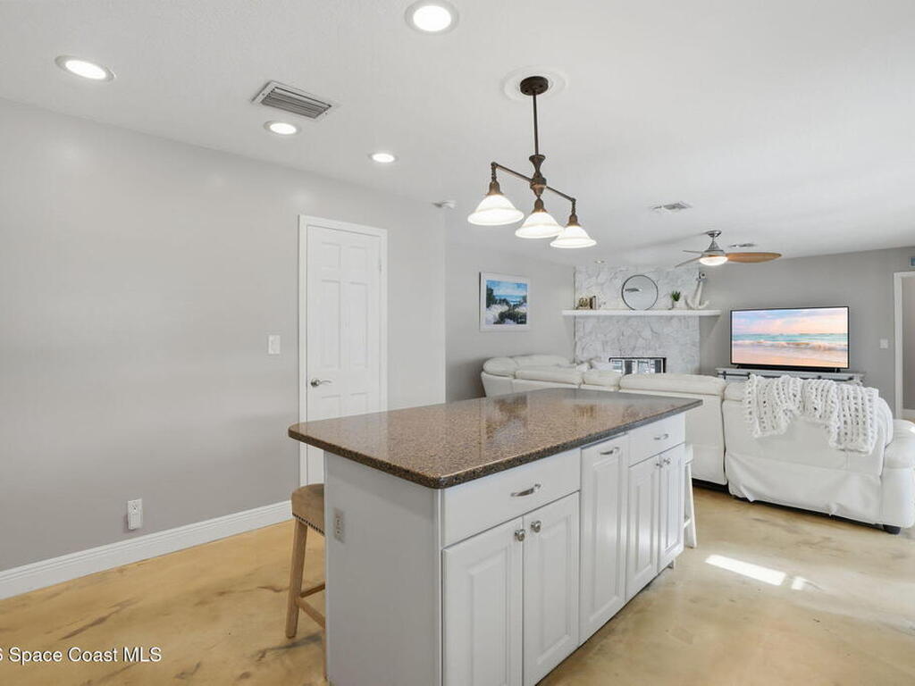 523 Peregrine Drive, Indialantic, FL 32903