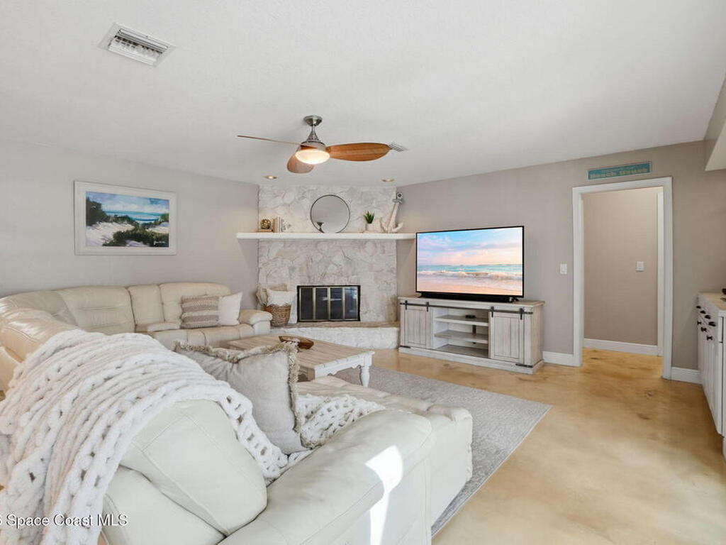 523 Peregrine Drive, Indialantic, FL 32903